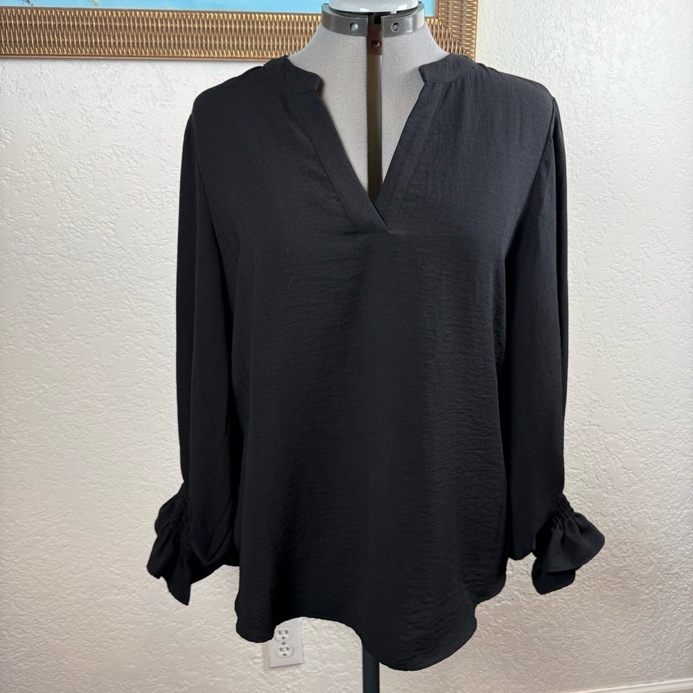 Vince Camuto Black Split V-Neck Smocked Ruffle Cuff Blouse Top 91523B032 L